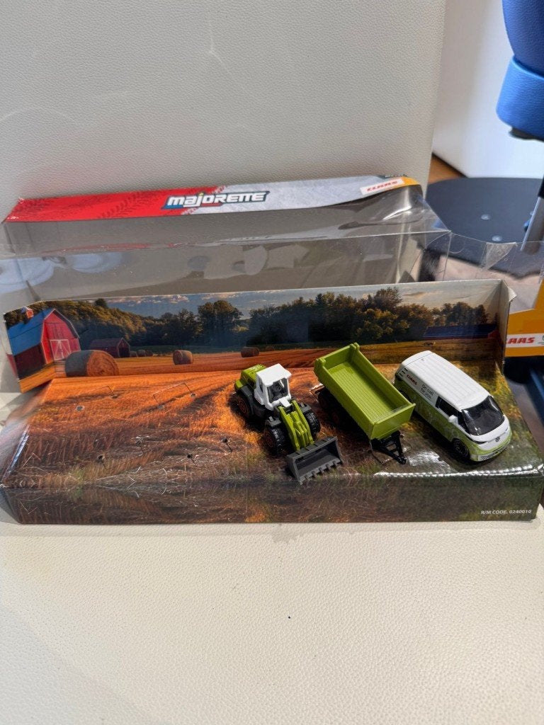 majorette claas tractor giftpack, Ophalen of Verzenden, Zo goed als nieuw, Auto