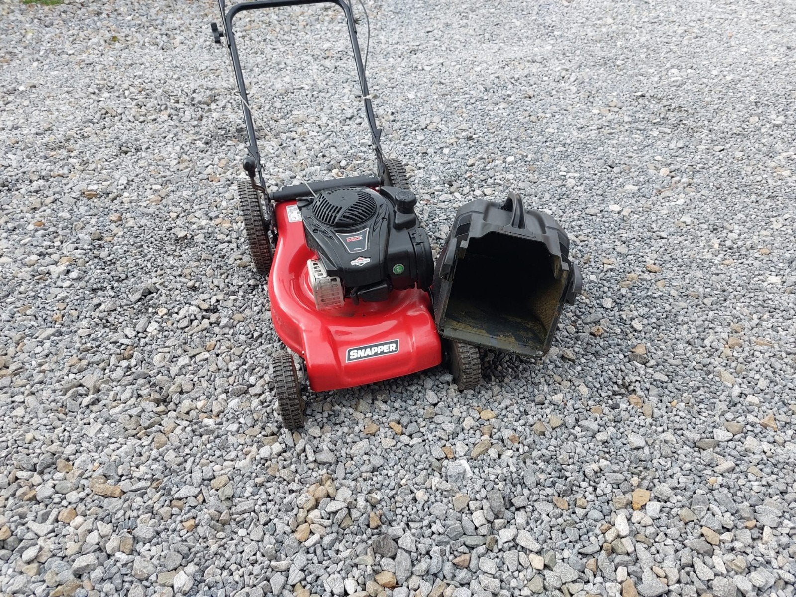Tondeuse Snapper avec moteur Briggs et Stratton 140 cm3
Châs, Enlèvement, Bac de ramassage