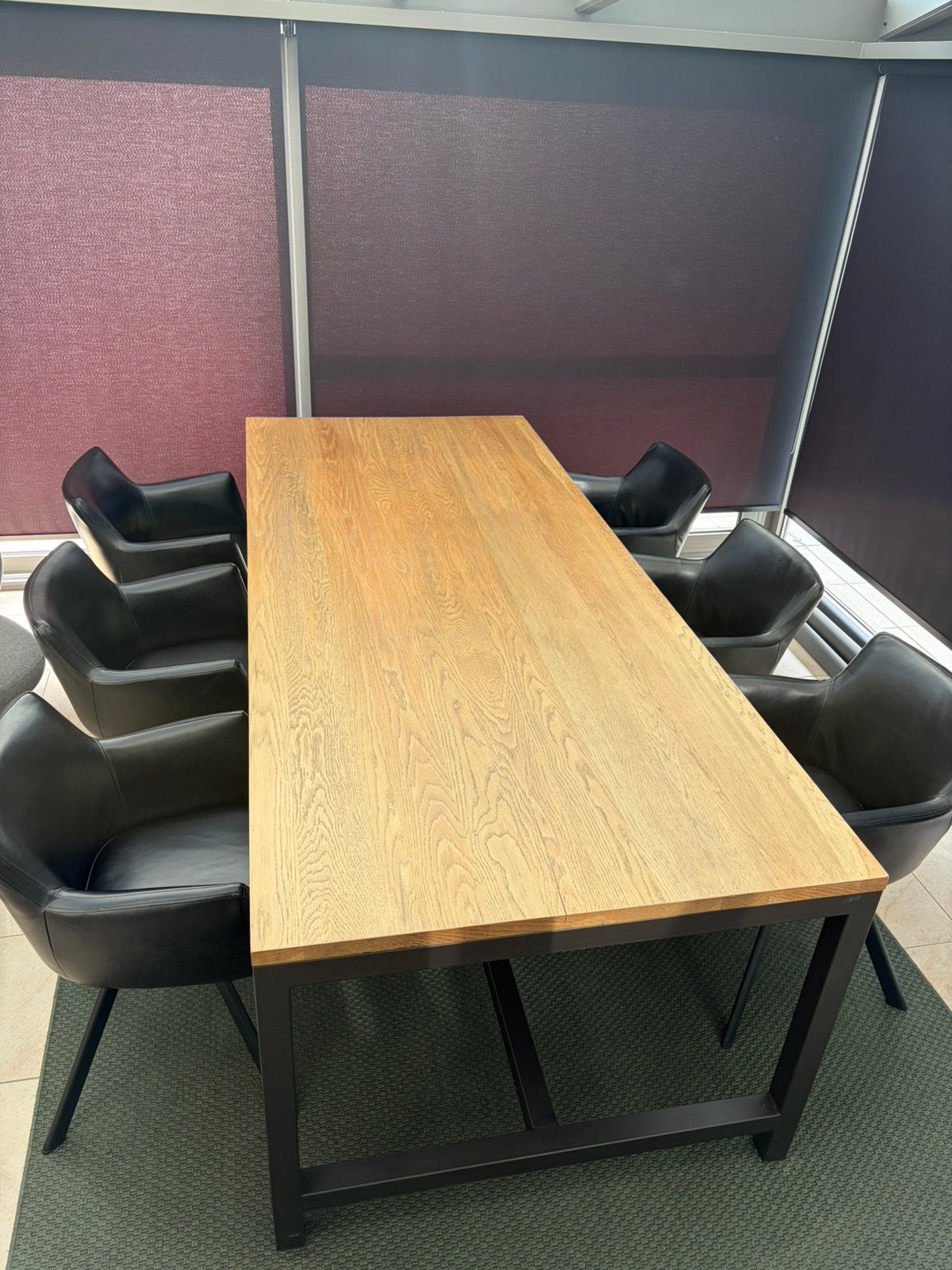 Eettafel eik / zwarte fauteuils, Huis en Inrichting, Ophalen, Gebruikt, Eikenhout