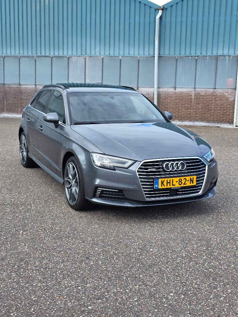 Audi A3 PANO 40 TFSI,  full S-line bouwjaar 2020!, Auto's, Automaat, Navigatiesysteem, Leder, 204 kW