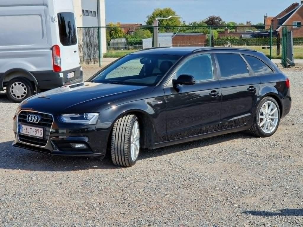Audi a4 b8 S-line, Voorwielaandrijving, Zwart, 5 deurs, Particulier