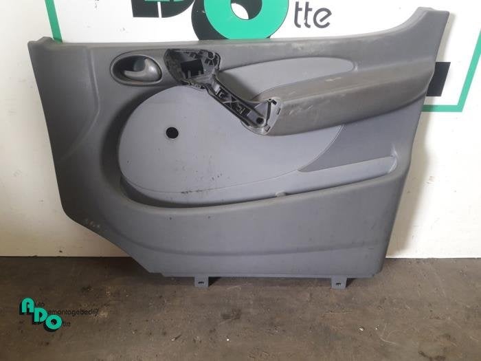 Portierbekleding 2Deurs rechts van een Mercedes Sprinter (Sp, Auto-onderdelen, Interieur en Bekleding, Gebruikt, -, Ophalen of Verzenden