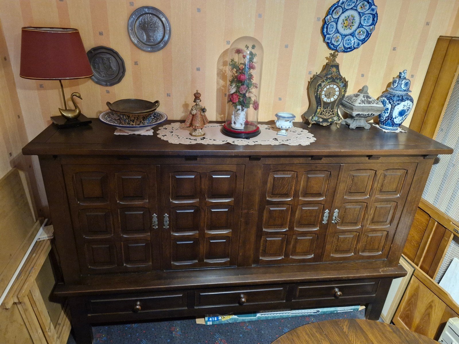 Frans eikenhout kast en tafel, Ophalen, Eikenhout