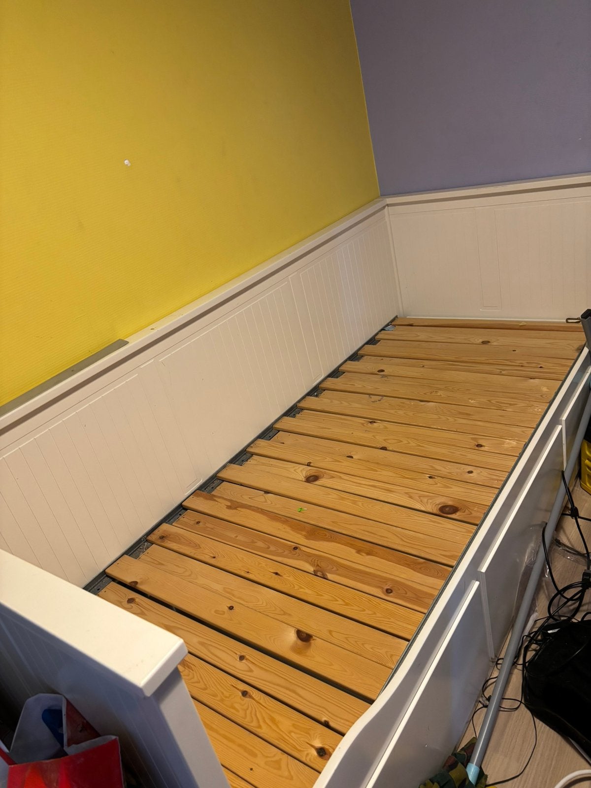 Bed 1 persoons uitschuifbaar, Huis en Inrichting, Slaapkamer | Bedden, Ophalen, Gebruikt, Eenpersoons, Wit