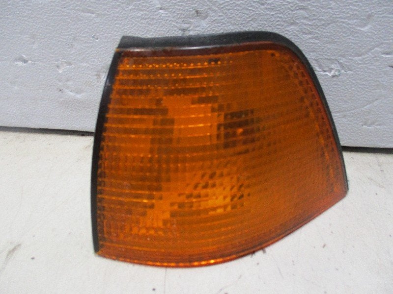 CLIGNOTANT DROIT BMW 3 serie (E36 / 4) (1387-043), Utilisé, BMW, Petuelring 130
80809  München, DE, Bayerische Motoren Werke AG