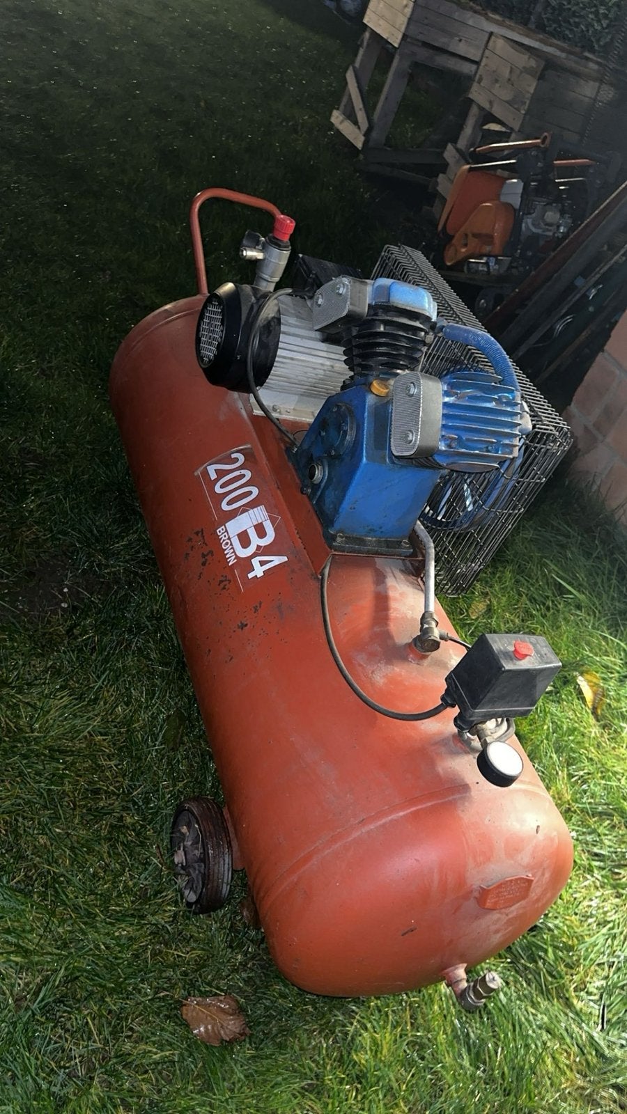 Lucht compressor, Doe-het-zelf en Bouw, Ophalen, Zo goed als nieuw