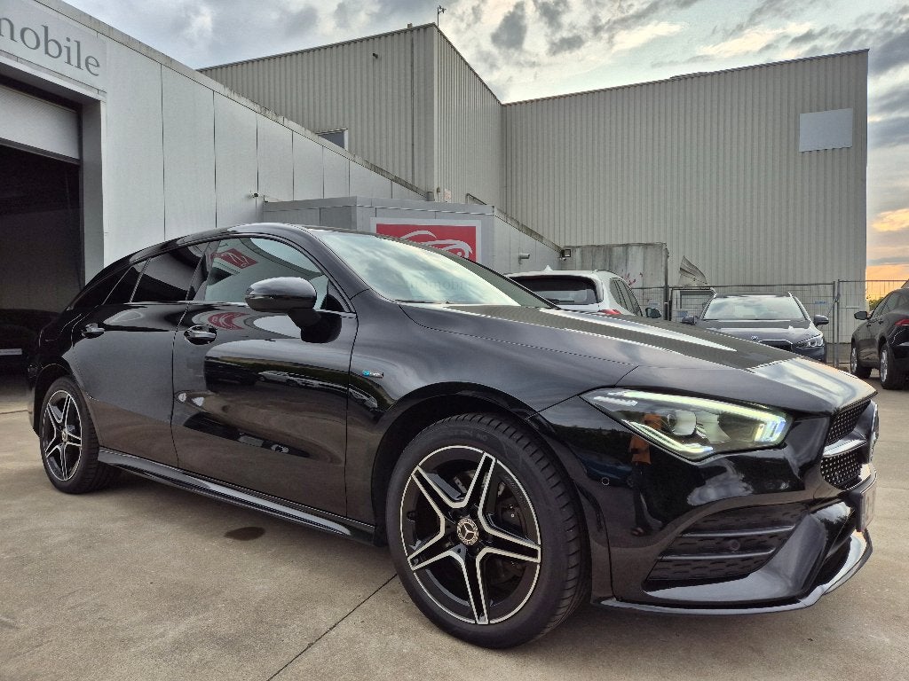 Mercedes-Benz CLA 250 e PHEV HYBRID /// PACK AMG ///, Automaat, 4 cilinders, 27 g/km, Zwart