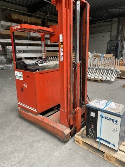 Reachtruck - BT Lifter - 3-delige triplex mast, Zakelijke goederen, Machines en Bouw | Heftrucks en Intern transport, Reachtruck