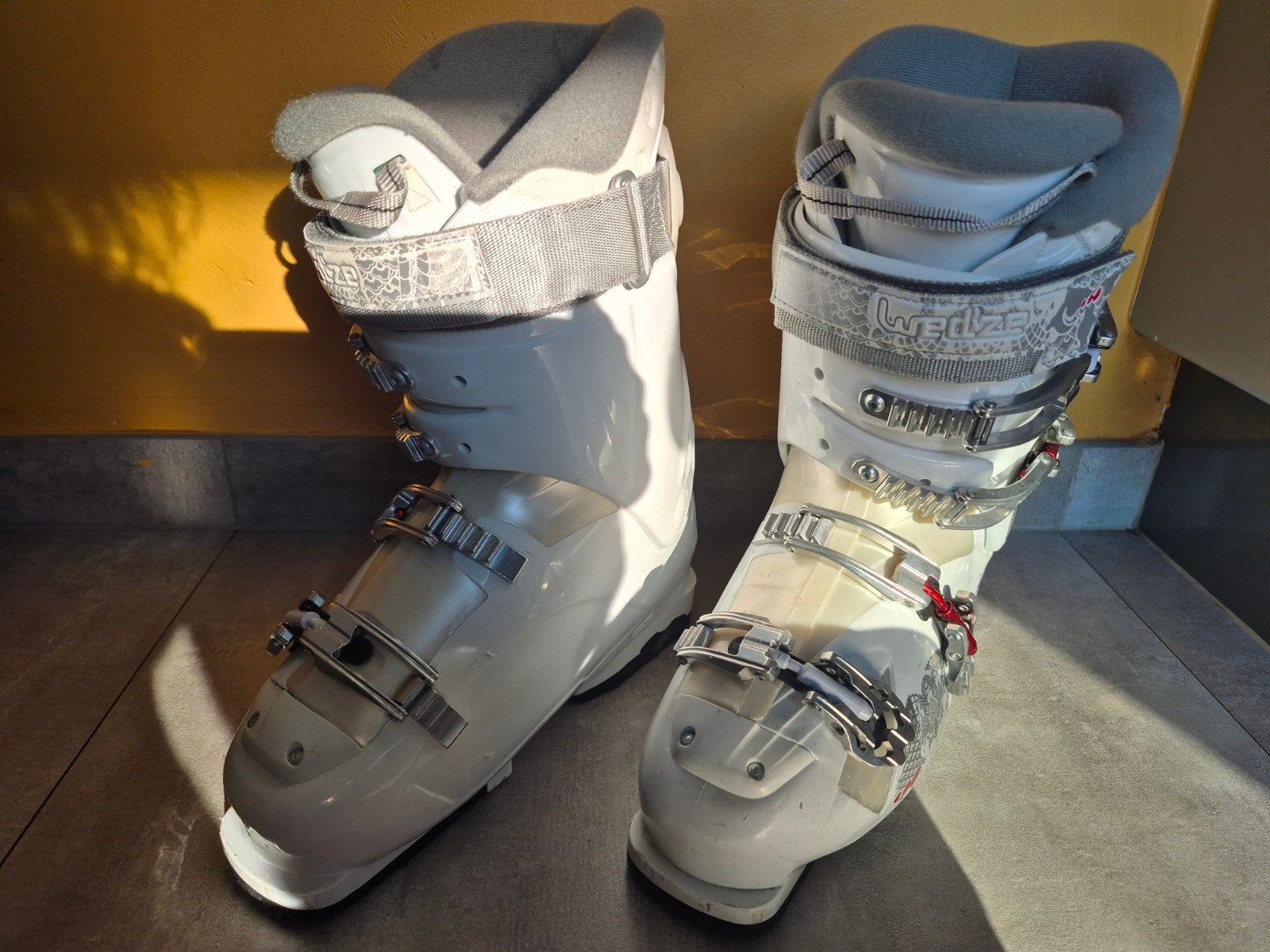 Wed'ze skischoenen (Decathlon) – Maat 39/40 (Mondo 25-25.5), Sports & Fitness, Enlèvement ou Envoi, Ski, Chaussures, Autres marques