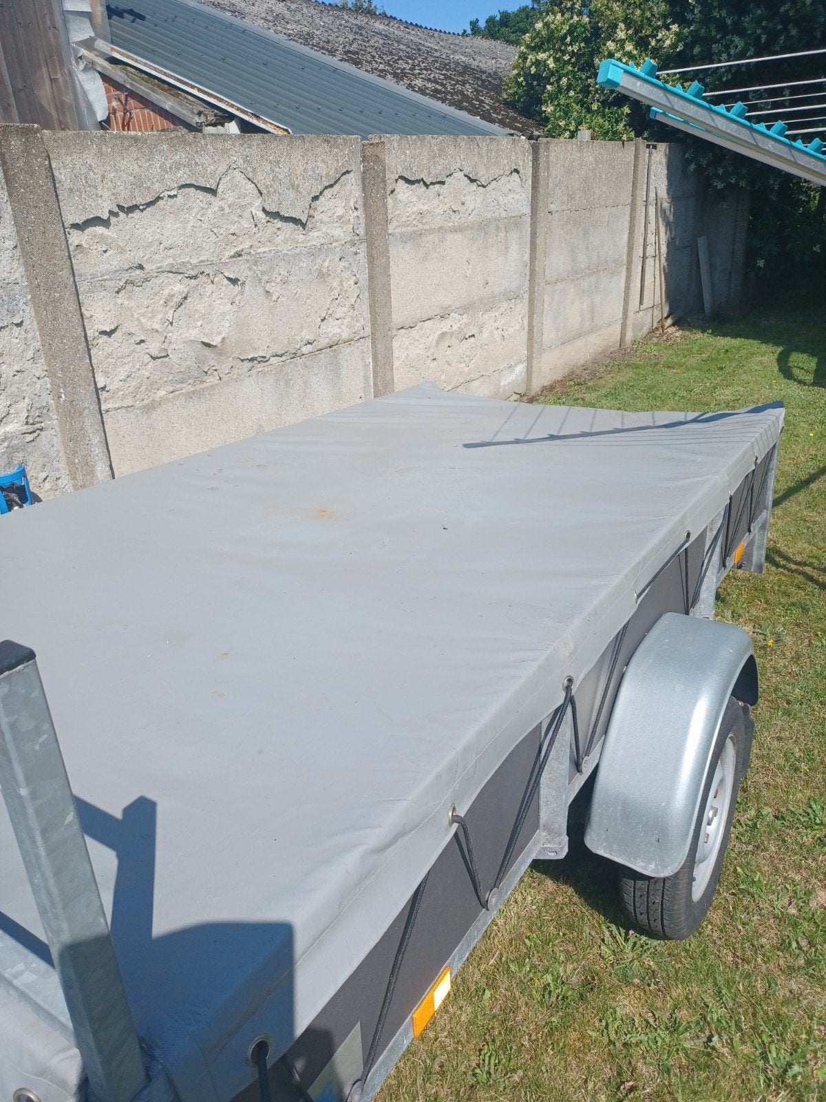 Aanhangwagen hapert bakafmetingen binnenkant 270 cm x140 cm, Ophalen