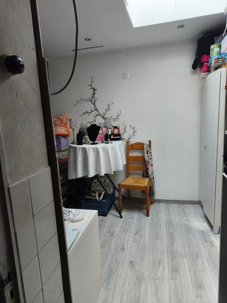 Kamer te huur met badkamer, Immo