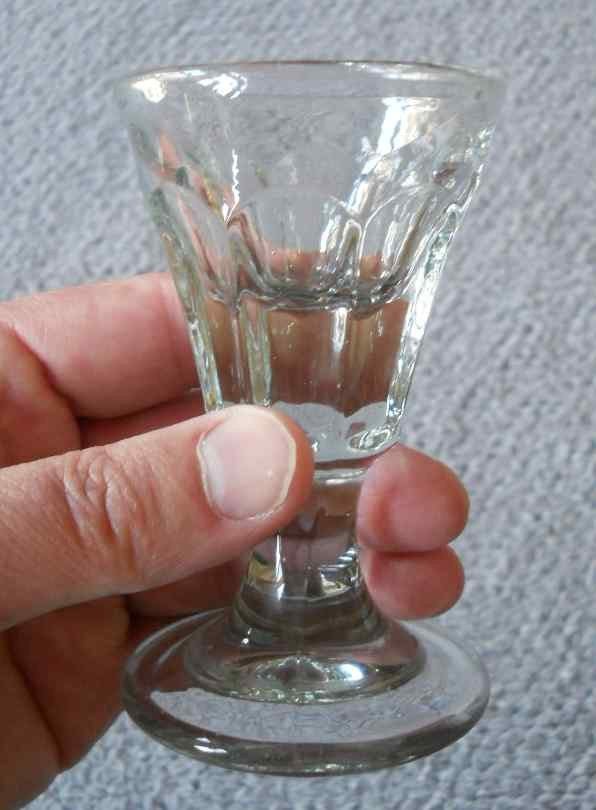 Ancien verre de patron aussi appelé "trompe-couillon", Antiquités & Art, Enlèvement