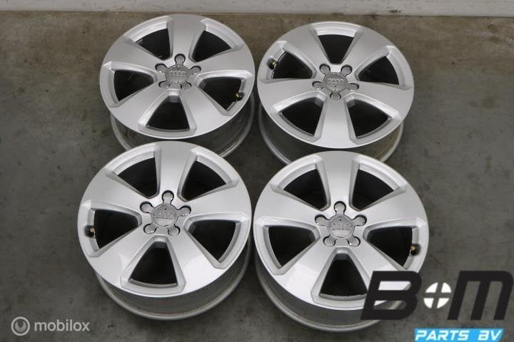 ORIGINEEL! 17 inch velgen Audi A3 8V Limo! 8V0601025AD, Auto-onderdelen, Banden en Velgen, Gebruikt, Velg(en), 17 inch, Personenwagen