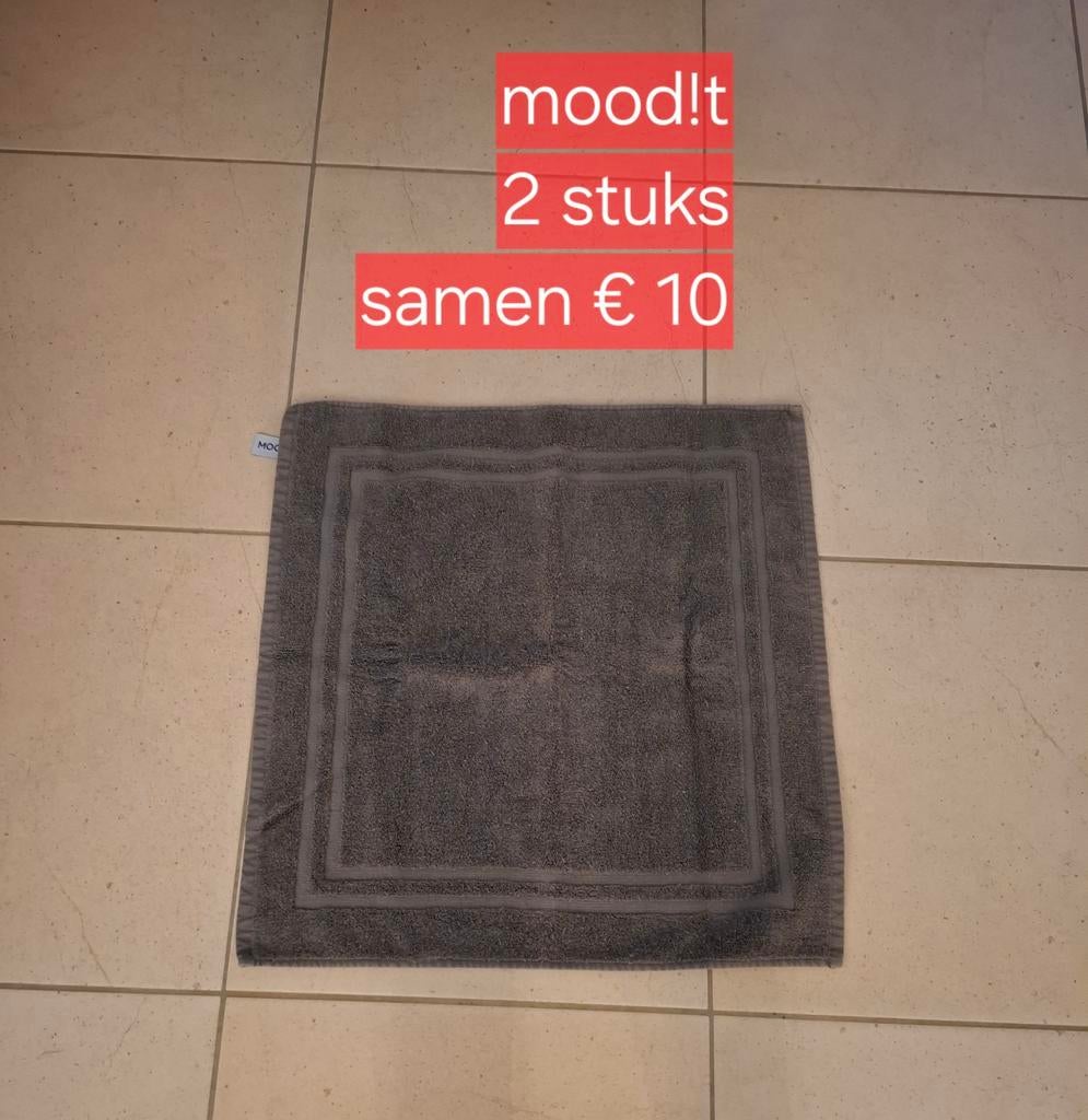 2 badkamer tapijten, Ophalen of Verzenden, Zo goed als nieuw, Grijs, Badmat