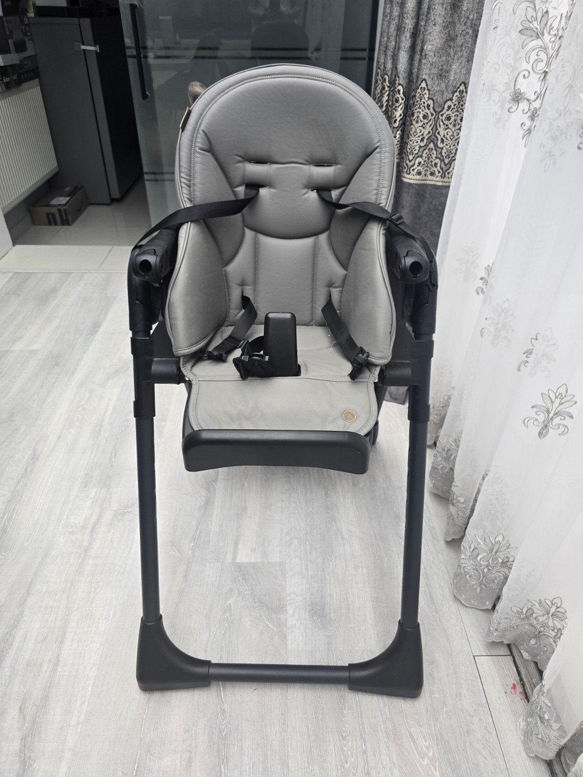 Flexibel Grijze Kinderstoel, Kinderen en Baby's, Kinderstoelen, Ophalen of Verzenden, Zo goed als nieuw, Meegroeistoel, Gordel(s)