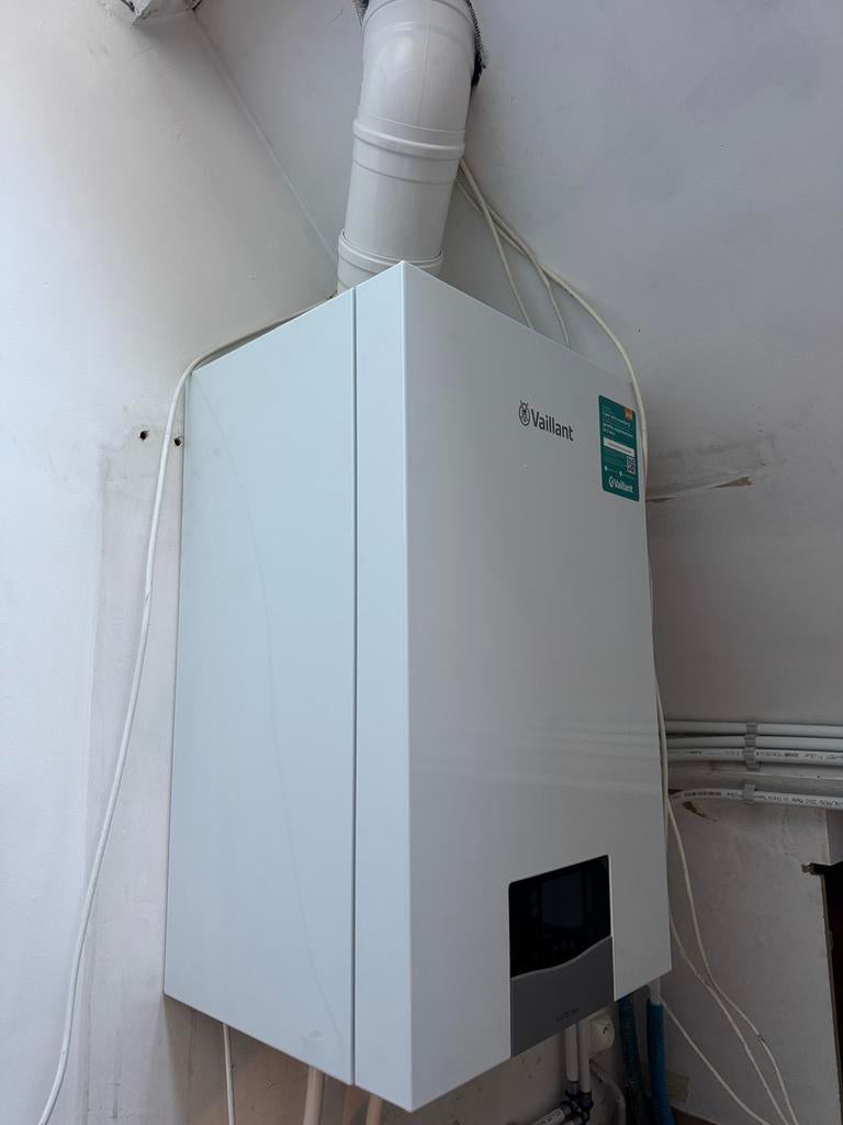 Plombier chauffagiste installation renovation et dépannage, Enlèvement, Comme neuf