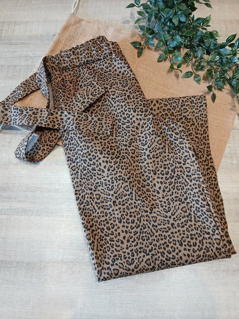 Nieuw Binnen: Jeansstof met stretch Leopard print, 3 kleuren, Hobby en Vrije tijd, Bruin, 120 cm of meer, Ophalen of Verzenden