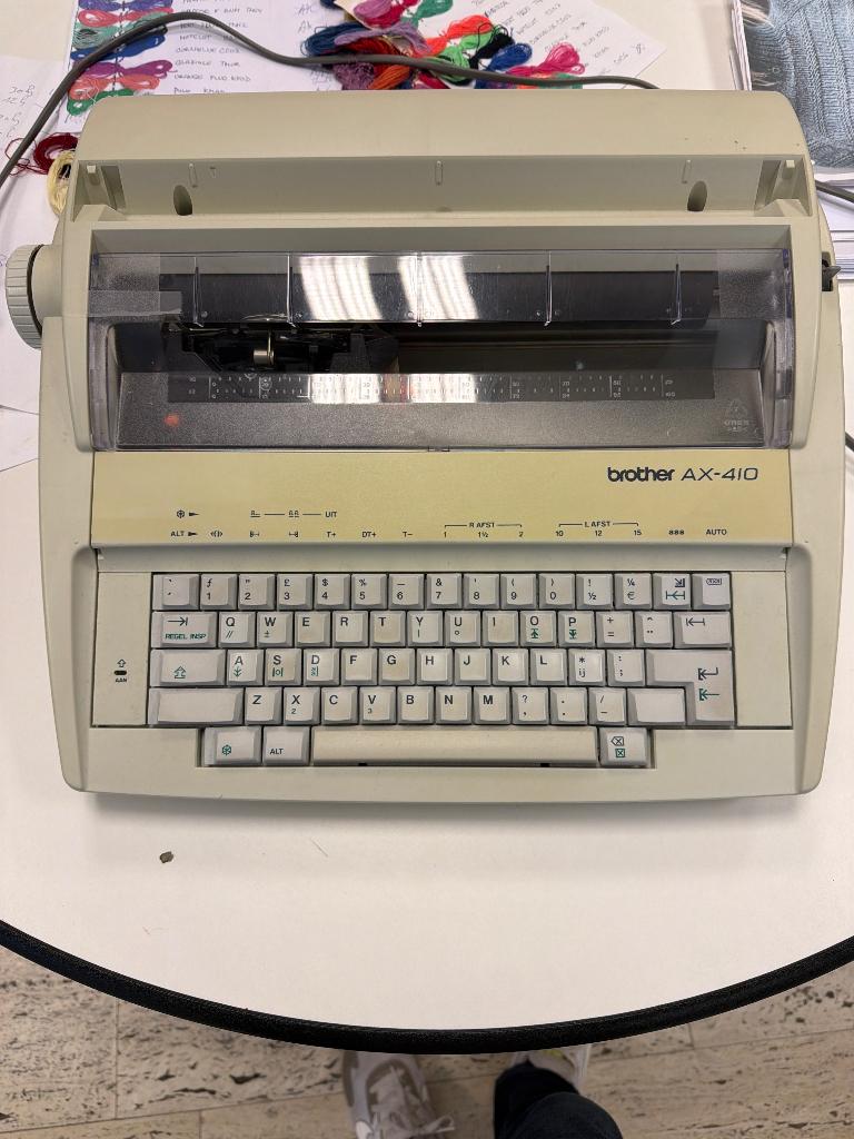 Typemachine querty, Ophalen, Zo goed als nieuw