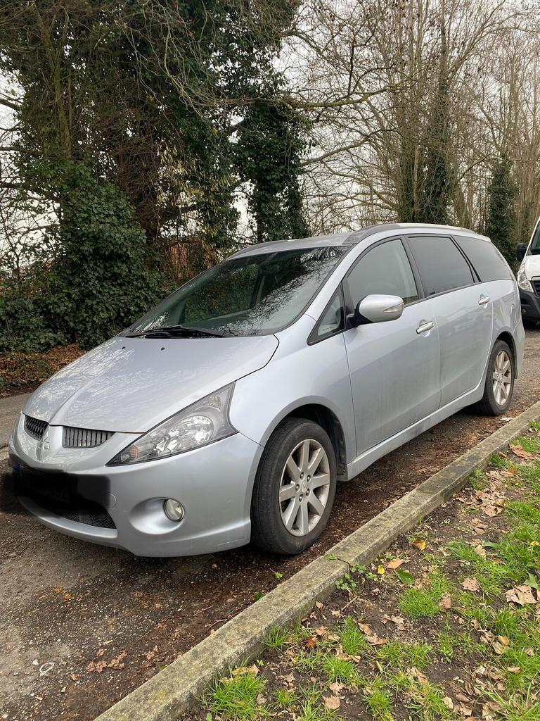Mitsubishi Grandis goede staat, Autos, Mitsubishi, Argent ou Gris, Achat, Grandis, 7 places