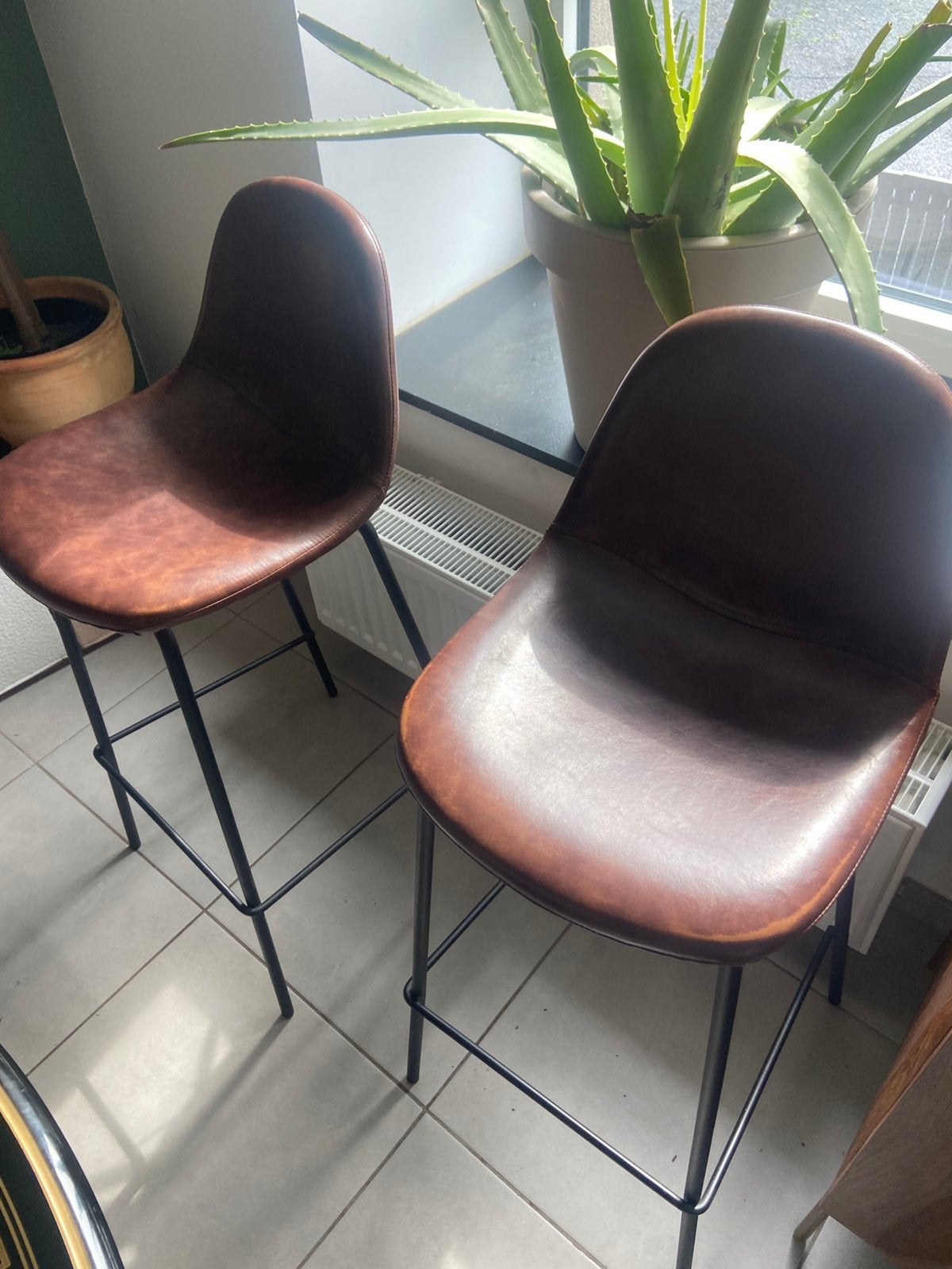 Kinderstoelen 2 barkrukken in uitstekende staat van leer, 2 krukken, Ophalen, Zo goed als nieuw, Leer