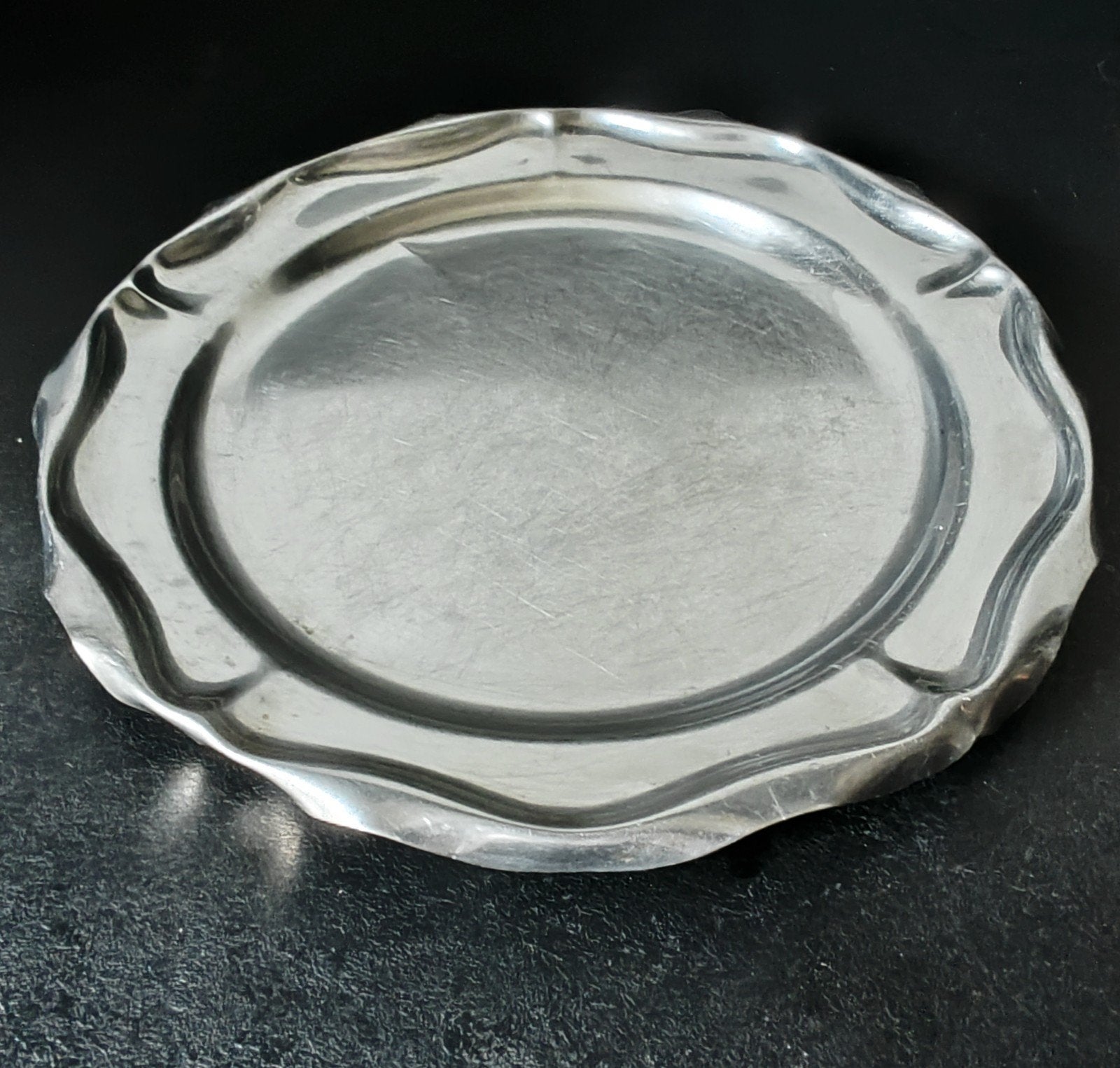 Plat De Service Rond En Métal Argenté 20 Cm Idéal Gâteau 18, Enlèvement ou Envoi, Rond, Métal, Plat de service