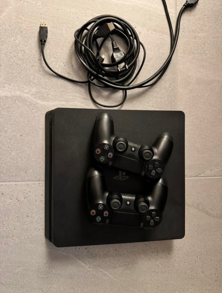 PS4 500gb avec 2 manettes, Enlèvement, Comme neuf, Avec 2 manettes