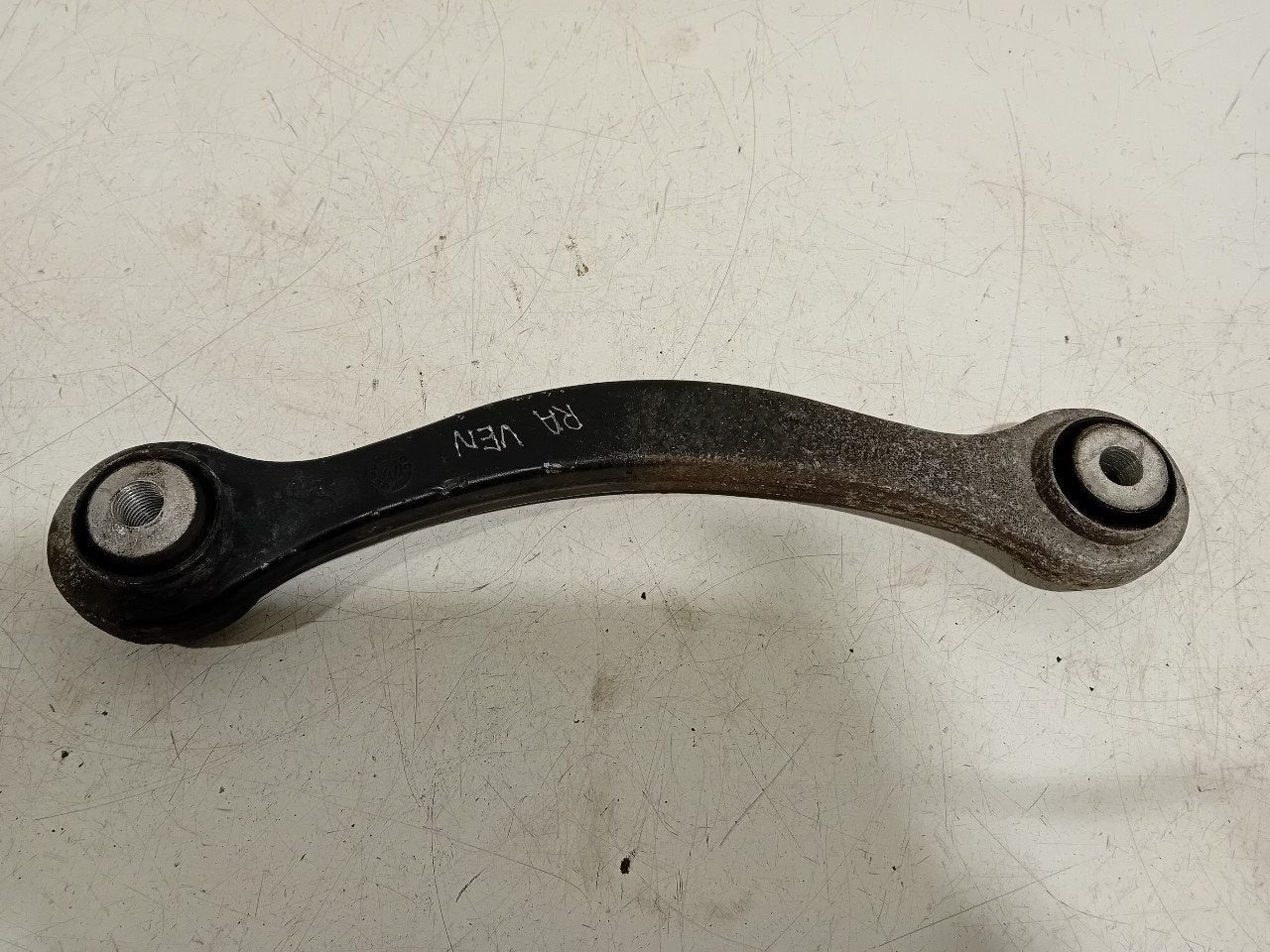 Draagarm rechts achter Mercedes-Benz CLS-Klasse, Onderdelen@venauto.nl, Van der Ven Autorecycling B.V., Gebruikt, Ettenseweg 76, 4706 PB Roosendaal, The Netherlands