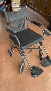 fauteuil roulant de voyage pliable, Divers, Chaises roulantes, Enlèvement, Pliant, Comme neuf, Fauteuil roulant à pousser