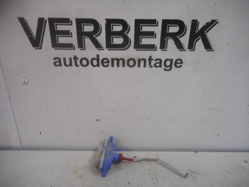 VEROUILLAGE CENTRALISEE CAPOT MOTEUR 100 Avant Quattro (C4), Utilisé, Audi