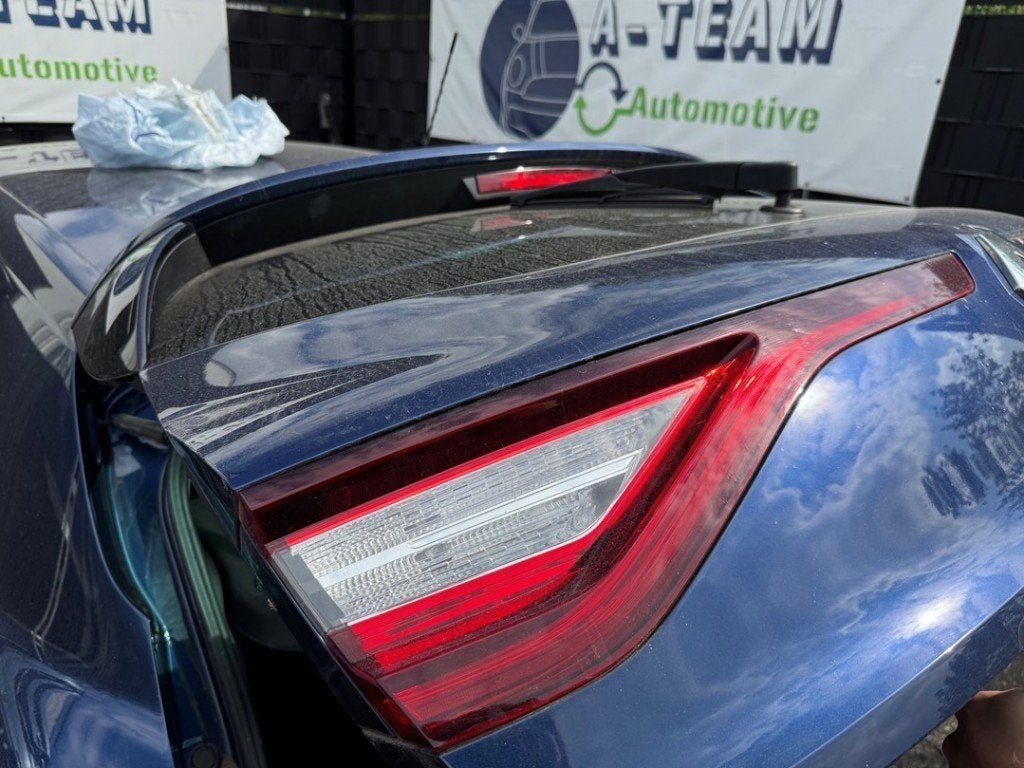 FEU ARRIÈRE GAUCHE Renault Megane IV (RFBB) (|265550248R|), Renault, Utilisé, Peter-Huppertz-Straße 5
51063  Köln, DE, Dialog.deutschland@renault.de