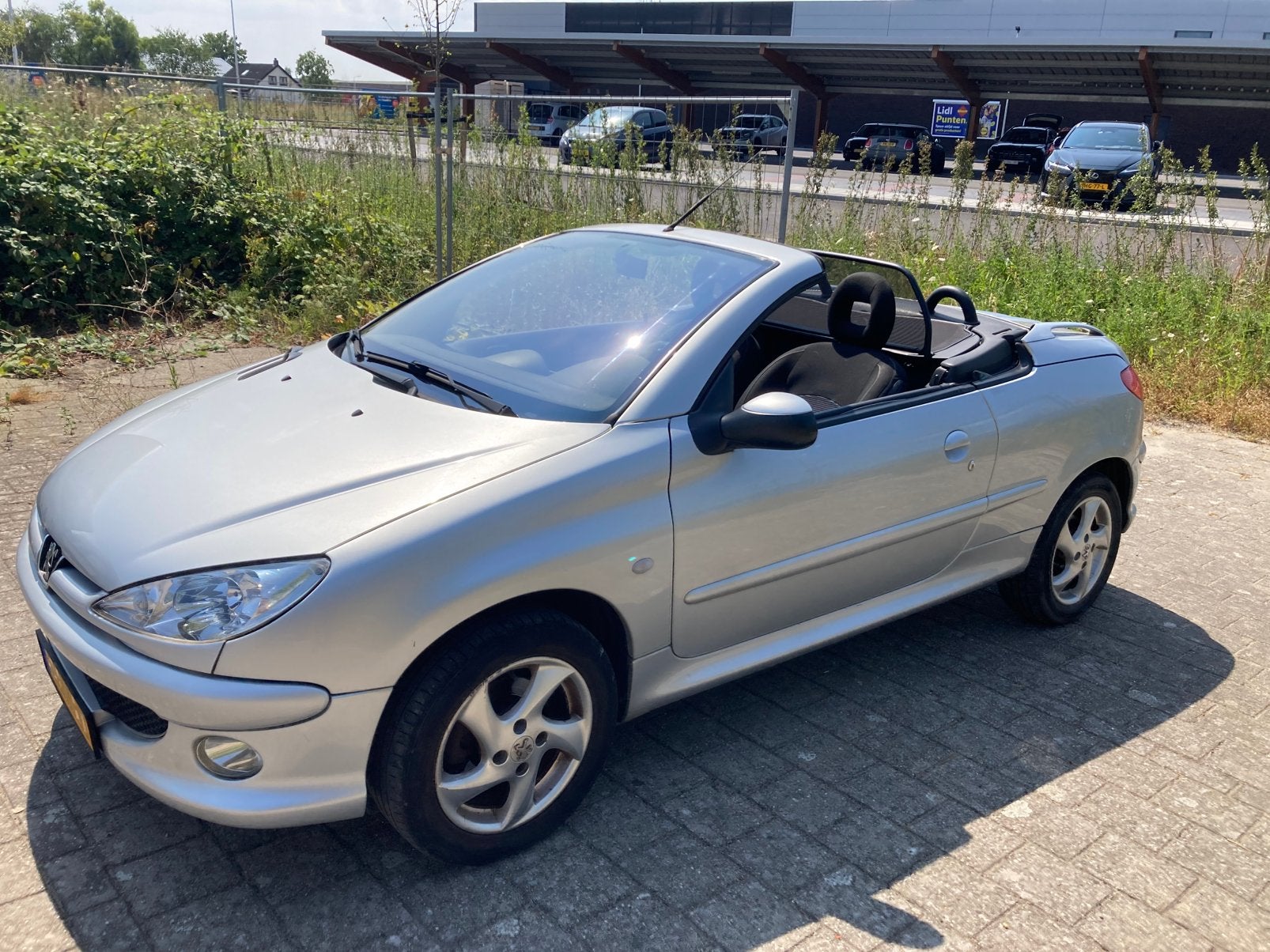 Peugeot 206 1.6-16v cabriolet climatisé 166 000 km 2004, Autos, Cabriolet, Boîte manuelle, Particulier, 3 portes