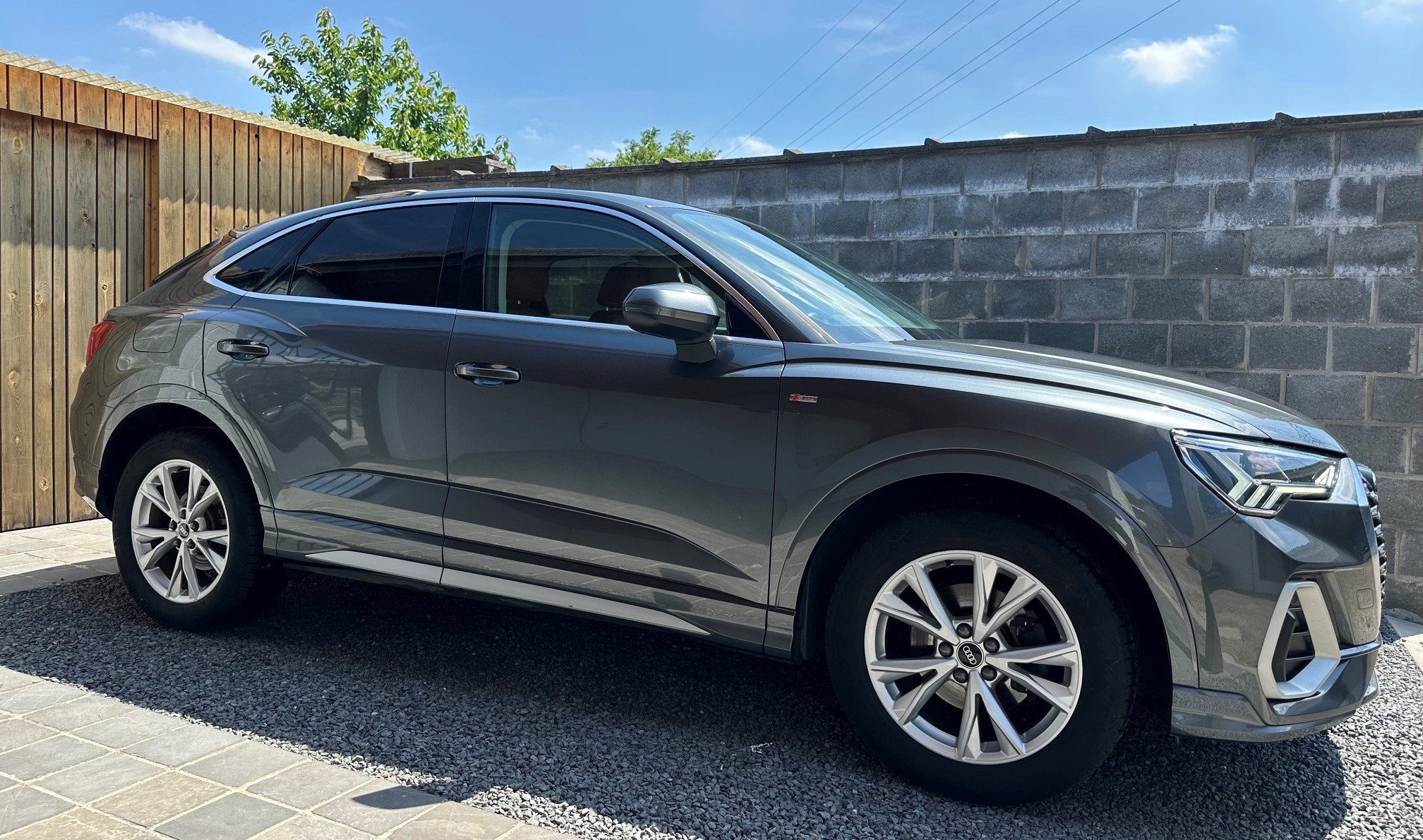 Audi Q3 Sportback 35TFSI Sportback S line Stronic Led Navi, Auto's, Audi, 4 cilinders, Skiluik, Leder, 5 zetels