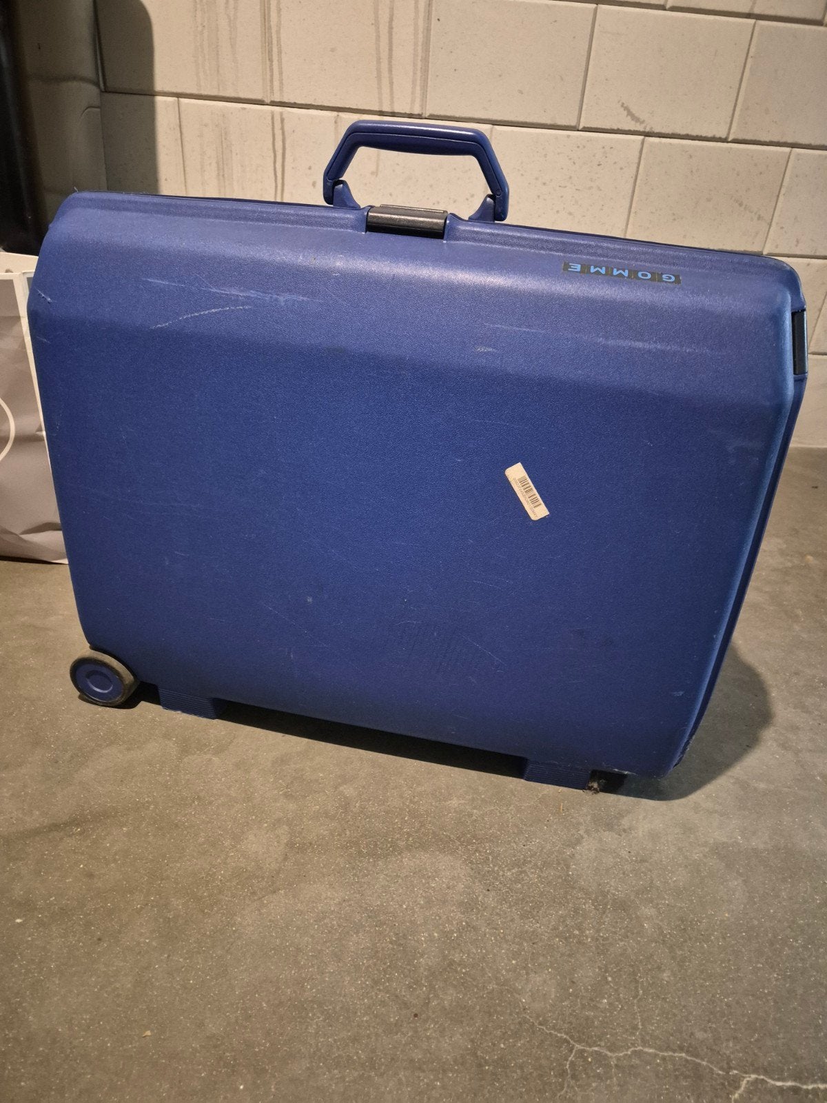 Samsonite, Enlèvement