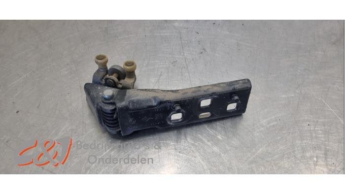 Roulette porte coulissante droite d'un Renault Trafic (TEKNG, Renault, -, 3 mois de garantie, Utilisé