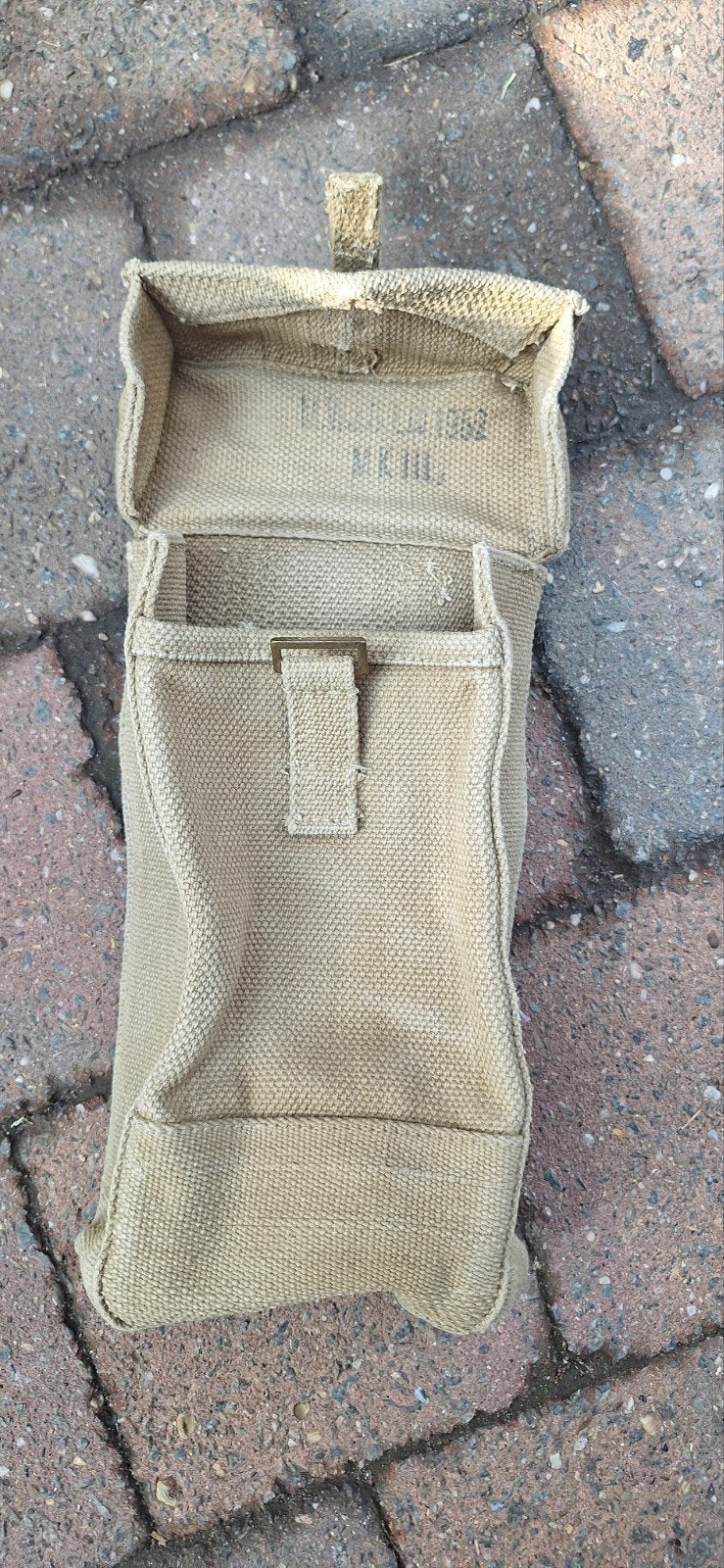 Pouch anglais 1952, Enlèvement