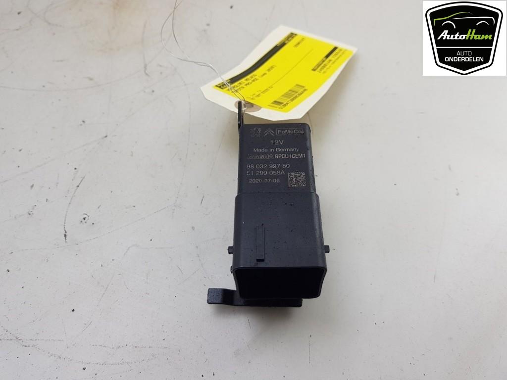 RELAIS BOUGIE PRECHAUFFAGE Toyota ProAce (|9803299780|), Utilisé, Toyota