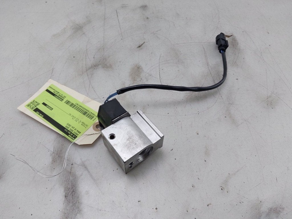 RADIATEUR SOUPAPE ELECTRIQUE BMW i3 (I01) (01-2013/06-2022), Utilisé, BMW, Petuelring 130
80809  München, DE, Bayerische Motoren Werke AG