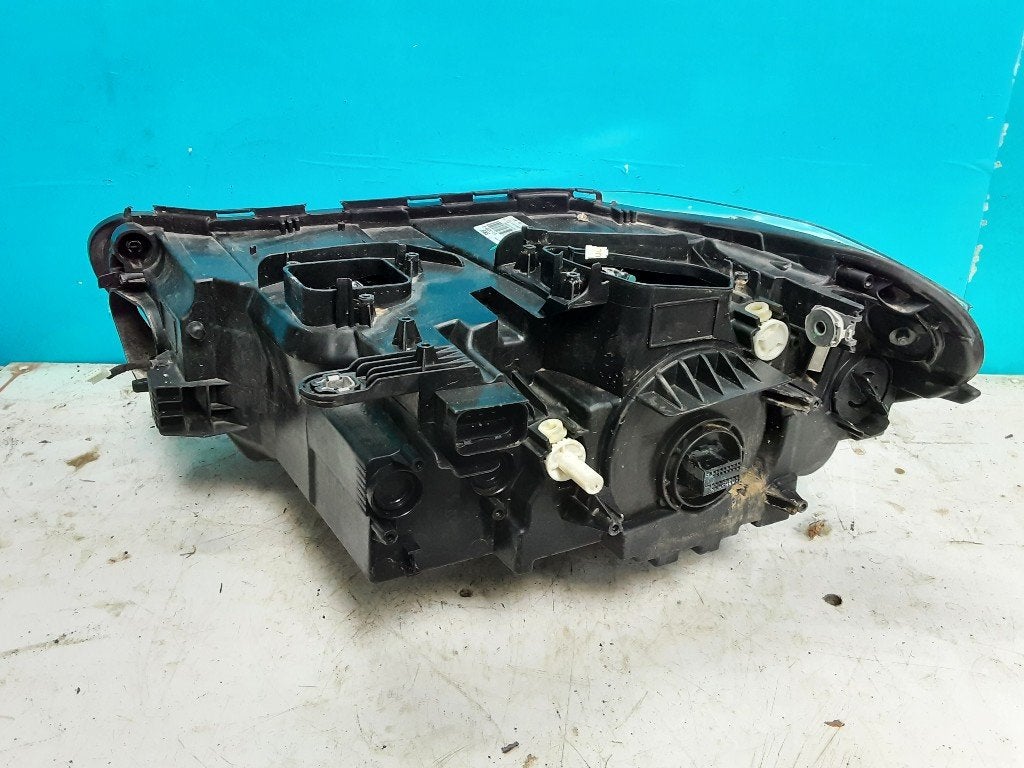 PHARE / OPTIQUE AVANT DROIT BMW X1 (F48) (6311747222002), Autos : Pièces & Accessoires, Utilisé, BMW, Petuelring 130
80809  München, DE