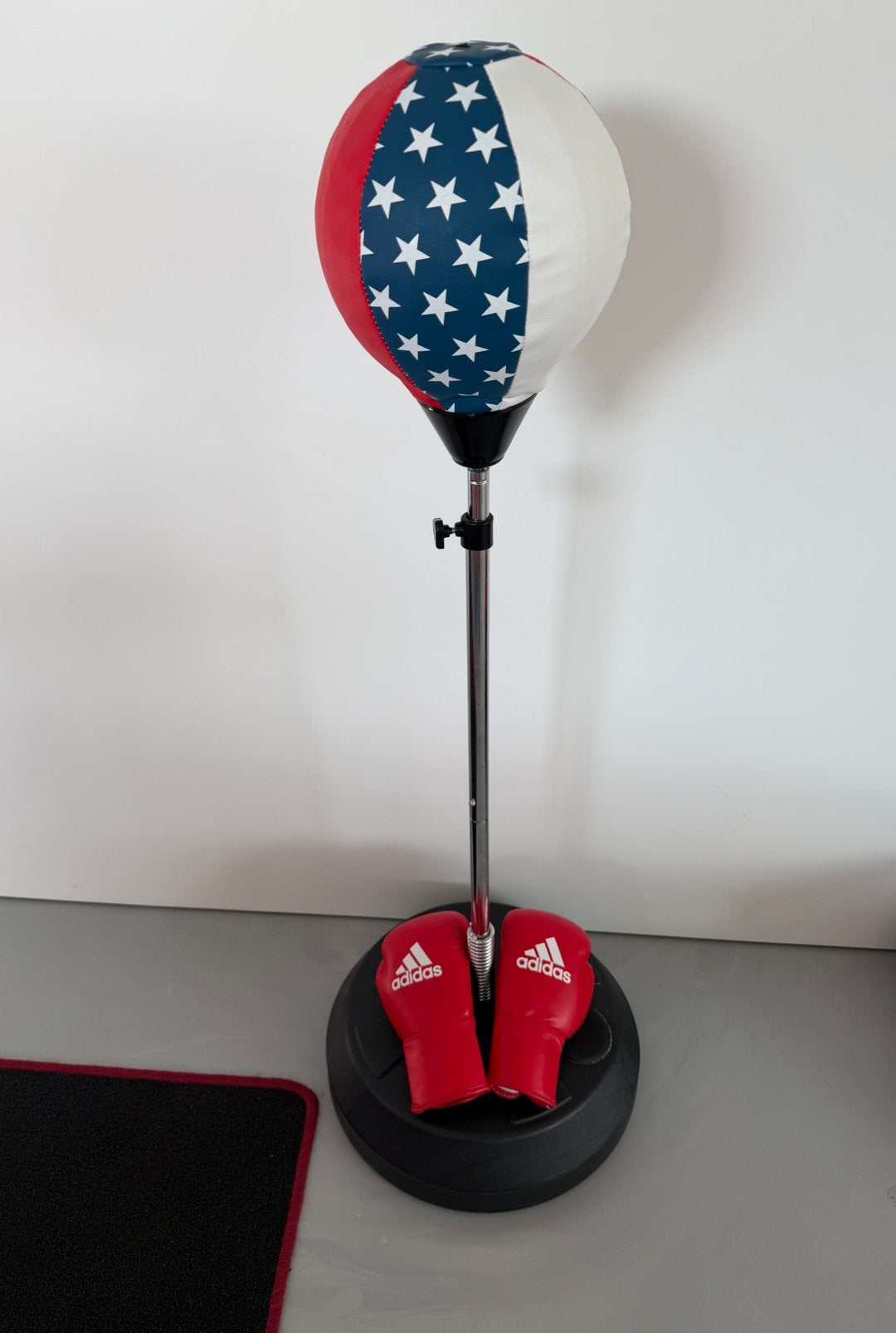 Bokspaal met bokshandschoenen adidas, Enlèvement, Comme neuf, Gants de boxe