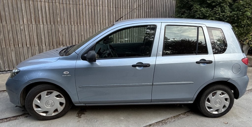 Mazda 2 1.3iBenzine - 2006 - 37.530km - Handgeschakeld, Auto's, Voorwielaandrijving, Stof, 600 kg, 1242 cc