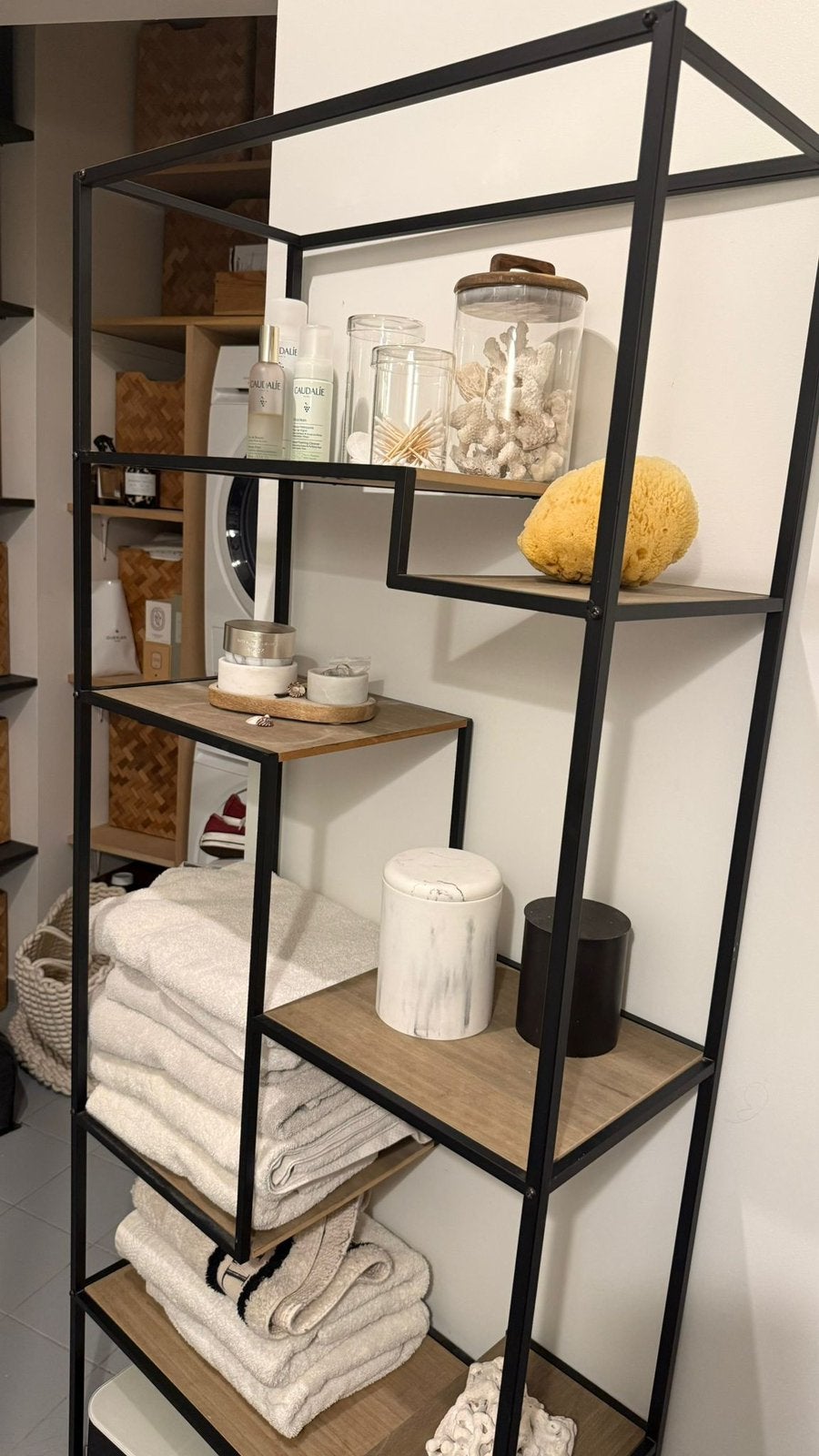 Designrek in zwart metaal en hout – uitstekende staat, Maison & Meubles, Enlèvement, Utilisé