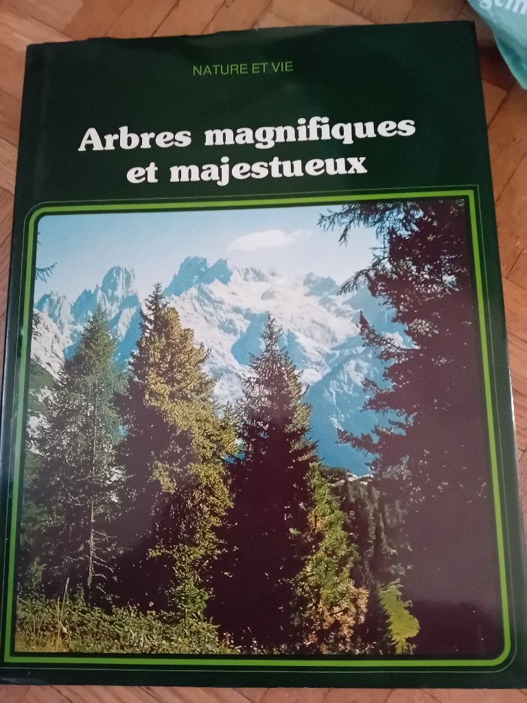 Livre arbres magnifiques et majestueux, Livres, Enlèvement