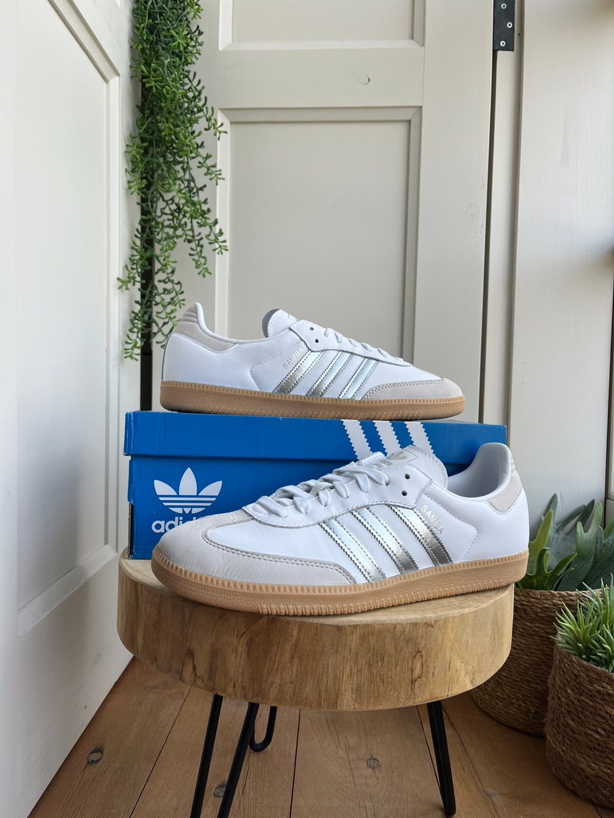 adidas Originals - Gazelle - 46 - wit zilver, Wit, Nieuw, Ophalen of Verzenden, Sneakers