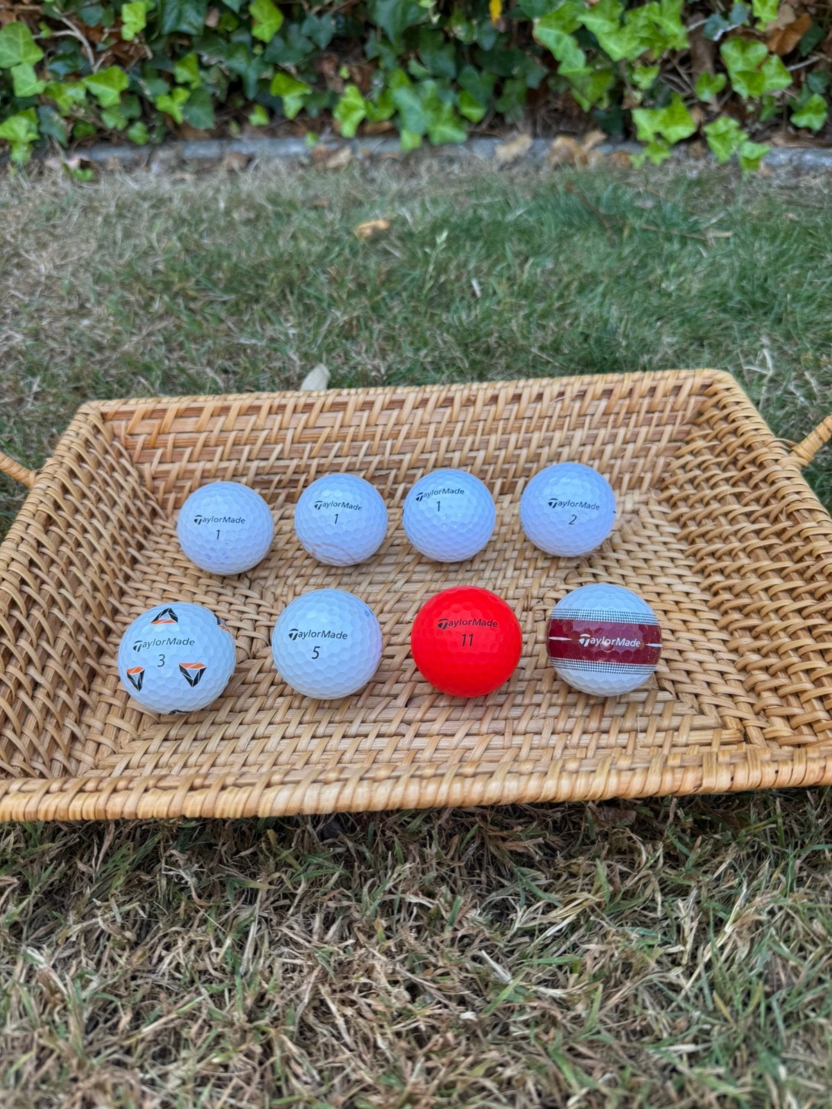 8 golfballen TaylorMade, Sport en Fitness, Golf, Ophalen, Zo goed als nieuw, Bal(len)