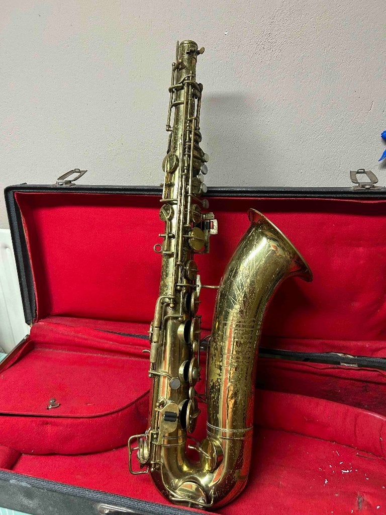 Tenorsax, Muziek en Instrumenten, Blaasinstrumenten | Saxofoons, Ophalen of Verzenden, Gebruikt, Tenor, Met koffer