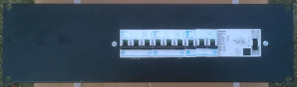 Aardlekschakelaar, 3-fase 32 A op 19 inch paneel, Doe-het-zelf en Bouw, Ophalen of Verzenden, Gebruikt, Siemens, Aardlekschakelaar