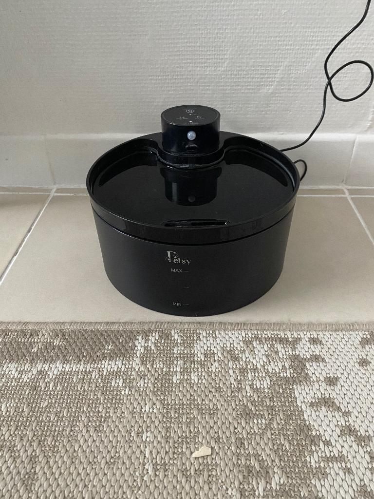 Drinkfontein met sensor, Dieren en Toebehoren, Ophalen, Automatisch, Zo goed als nieuw