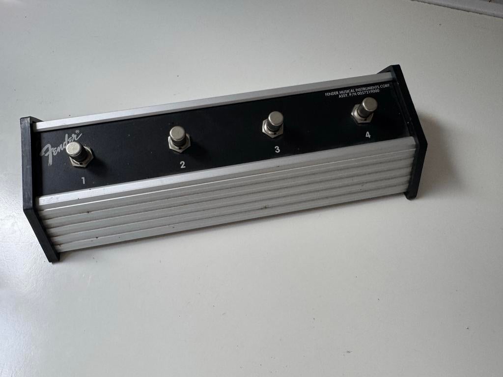 Footswitch Fender 4 boutons pedale, Musique & Instruments, Enlèvement, Comme neuf