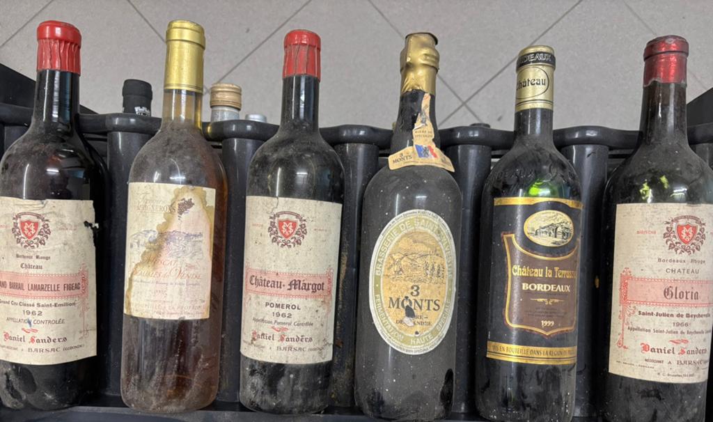 Vins variés et 1 bière spéciale (les 2 monts), Enlèvement, Comme neuf, France, Vin rouge