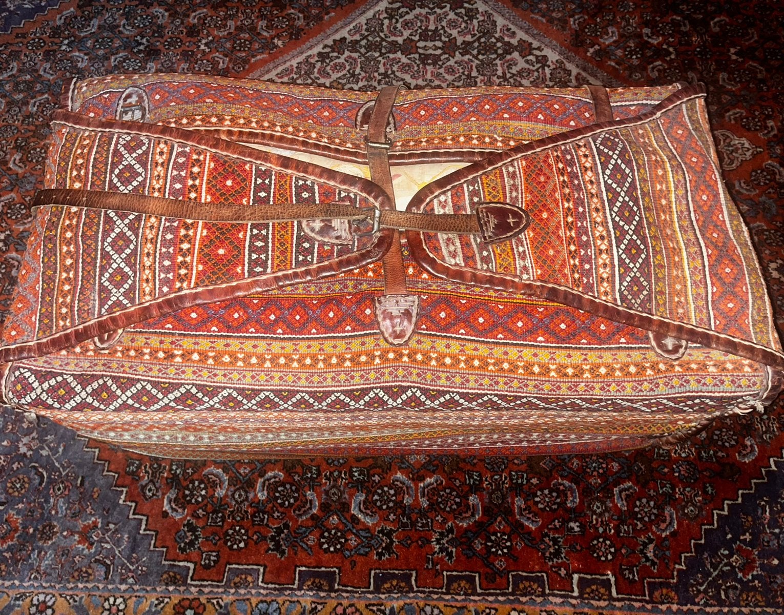 Sac tribal nomade ancien Mafrash, Enlèvement